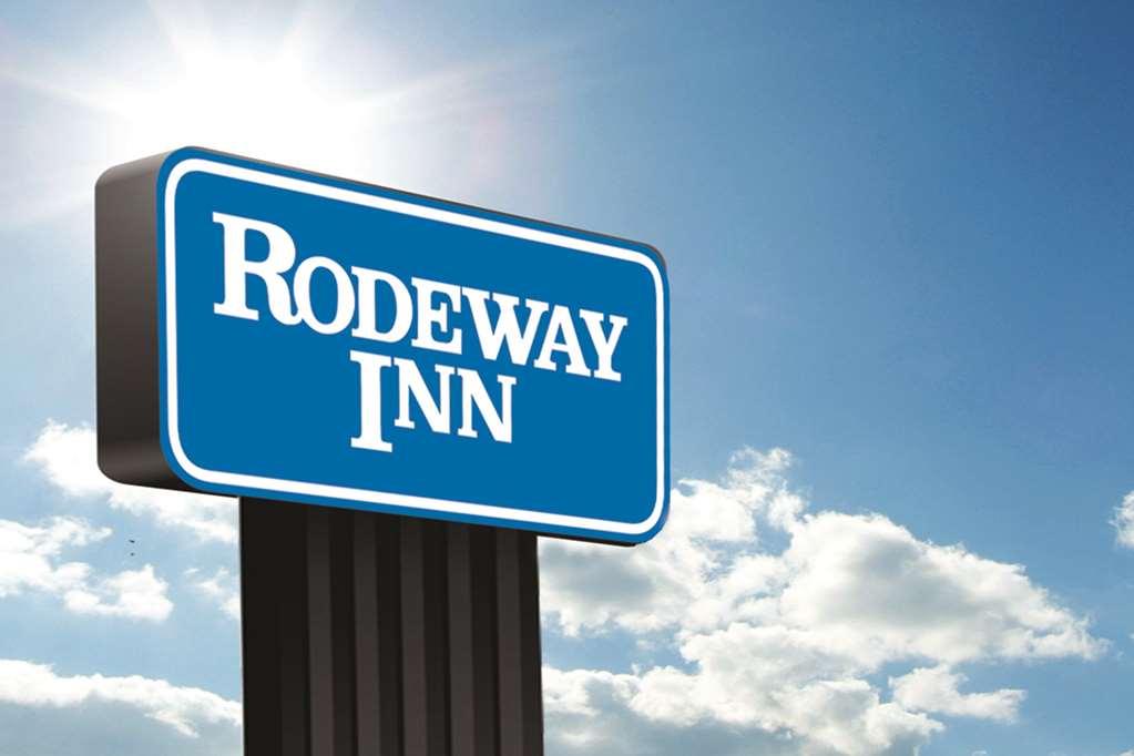 Rodeway Inn Sun City Center Экстерьер фото
